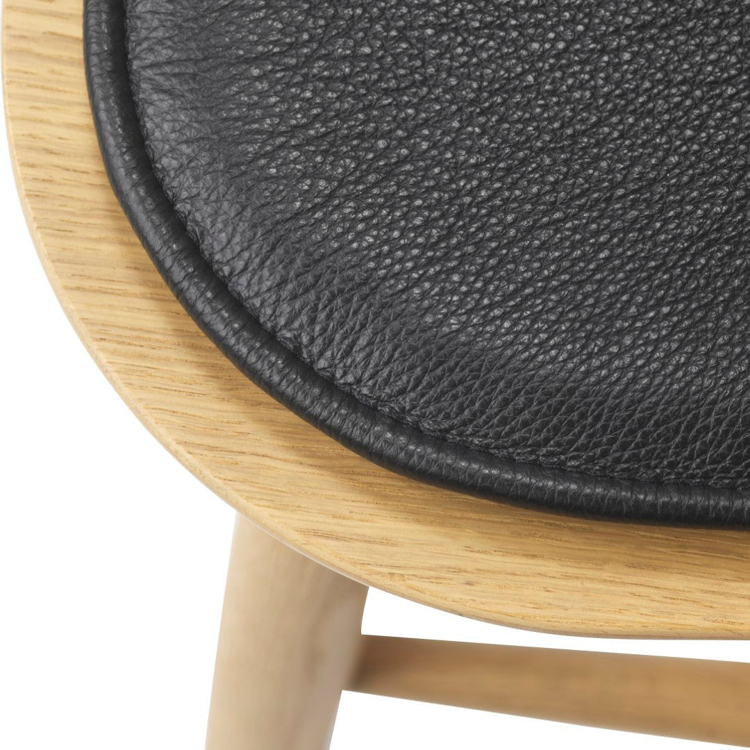 R5 Nøje - Cushion - Leather - Black - J67