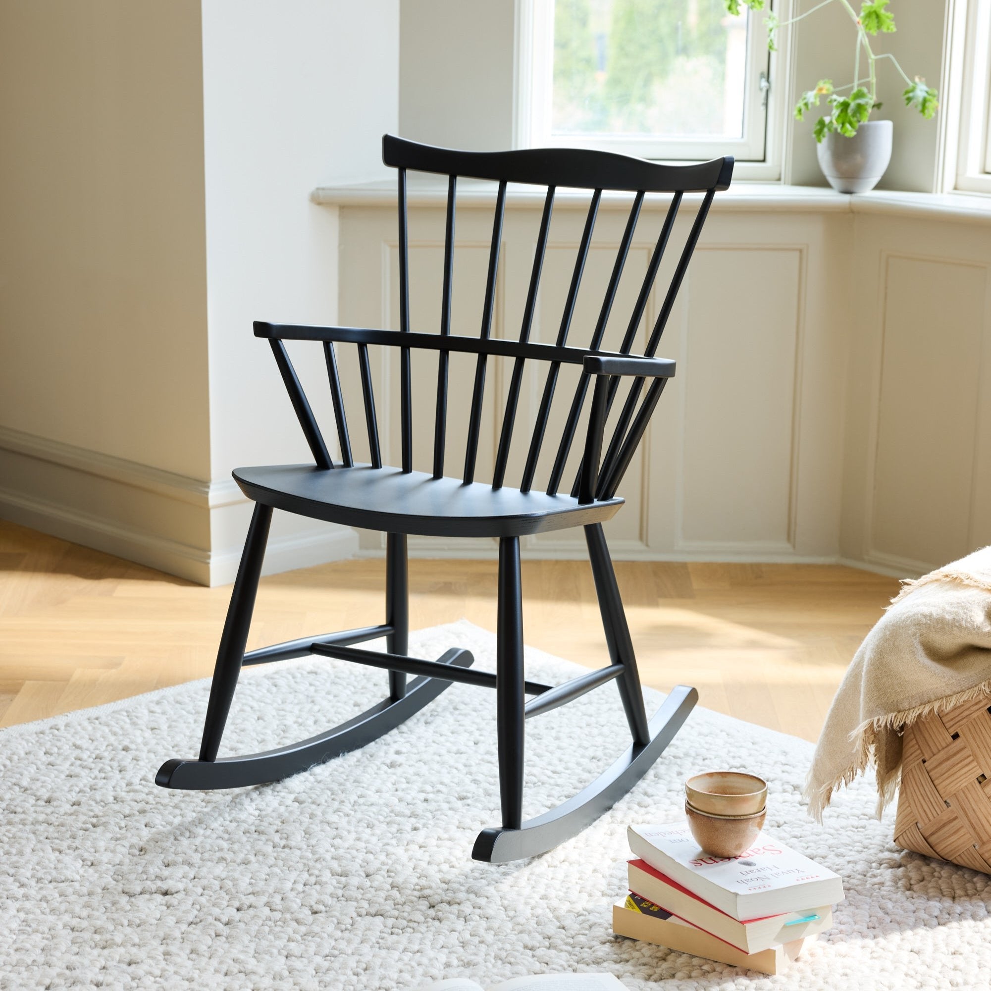 J52G - Rocking chair - Beech - Jet Black