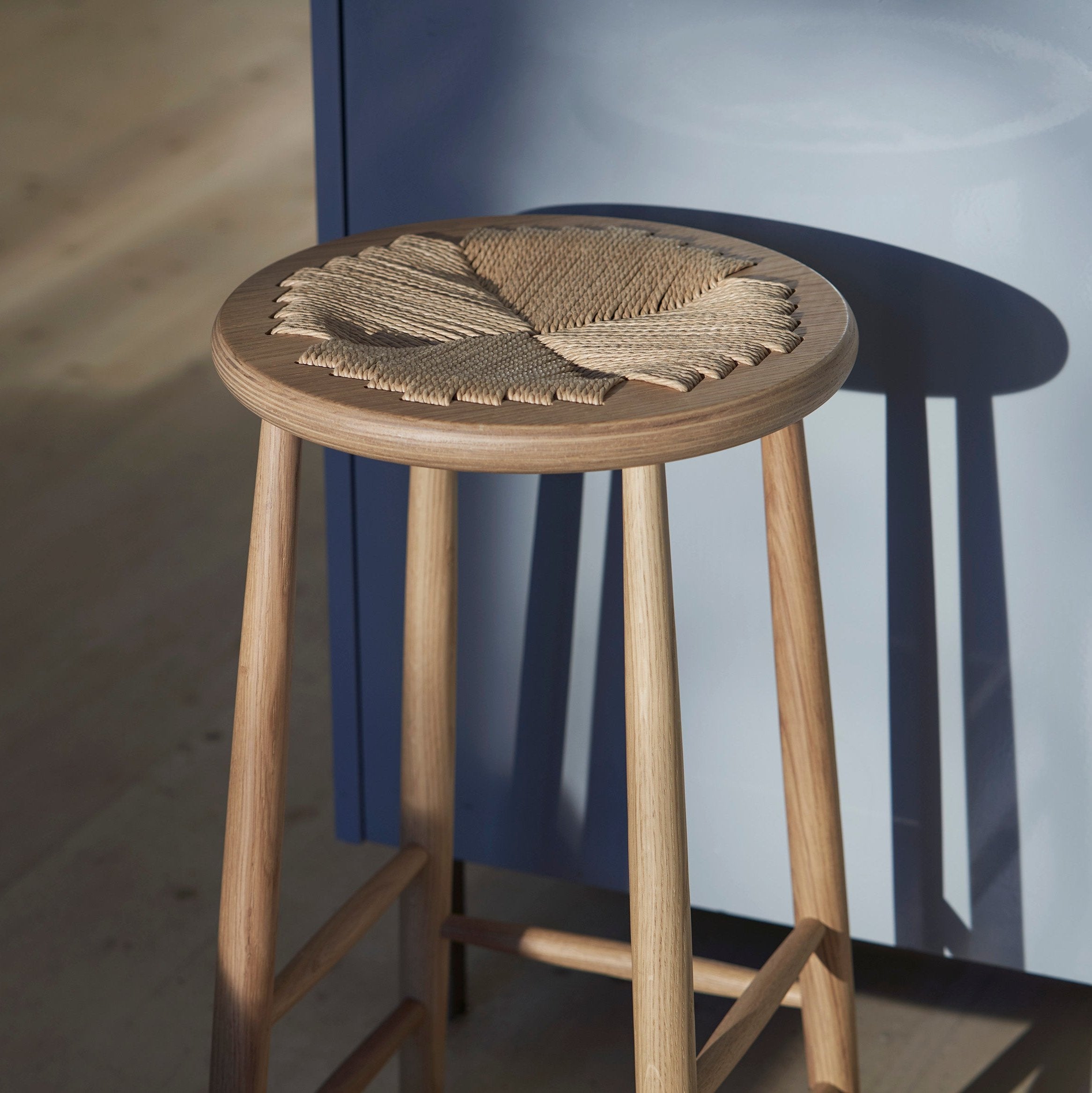 J165C - Counter round - Oak