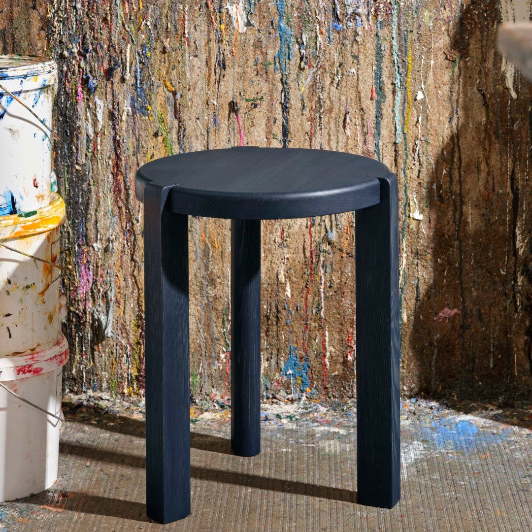 D108 Ragnesminde Sidebord Fyr Midnight Blue af Katrine Sander