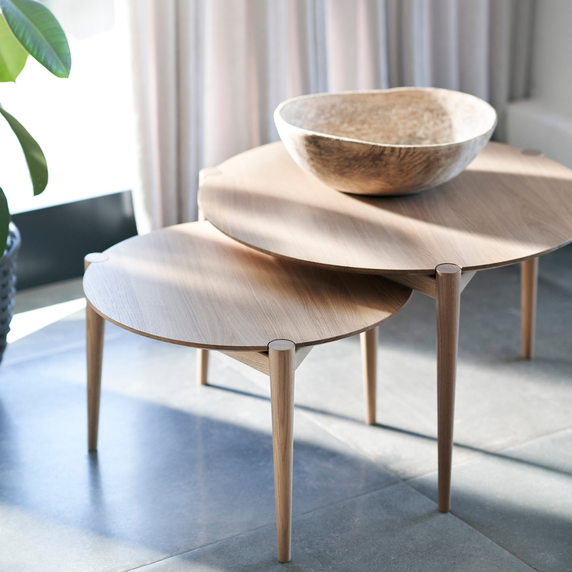 D102 Søs - Coffee table - Oak - Lacquered - Ø55